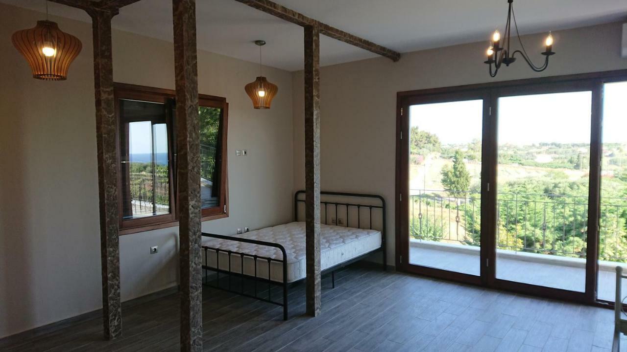 דירות נאה פוטידאה Stone House With Seaview מראה חיצוני תמונה