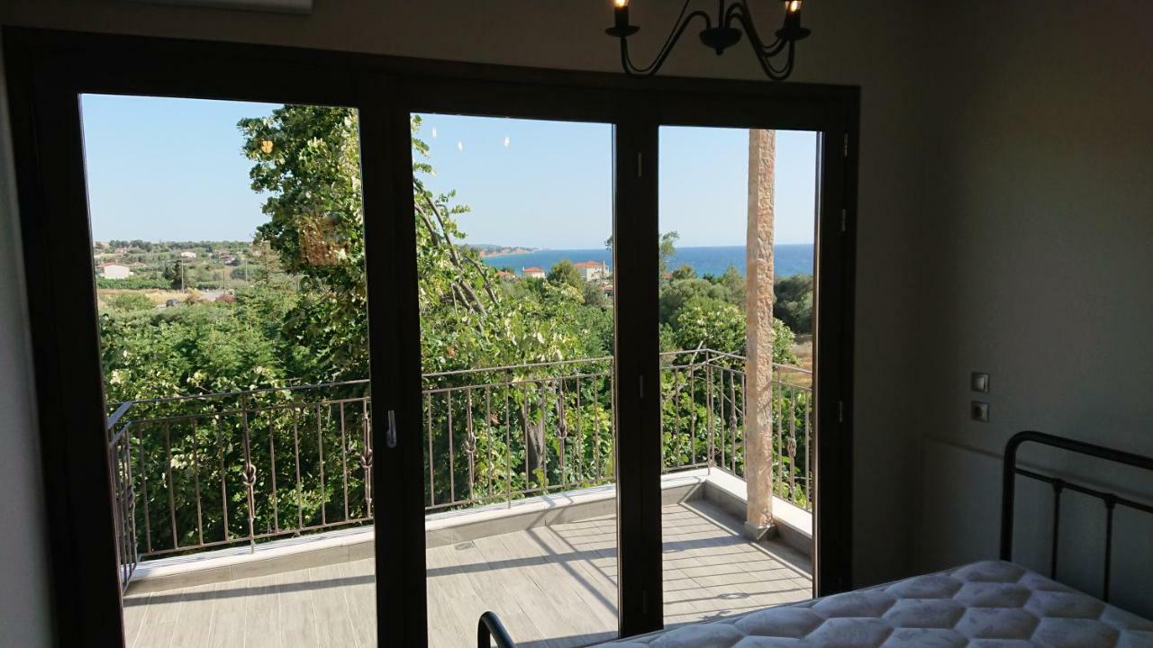 דירות נאה פוטידאה Stone House With Seaview מראה חיצוני תמונה
