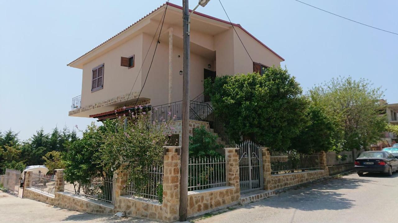דירות נאה פוטידאה Stone House With Seaview מראה חיצוני תמונה