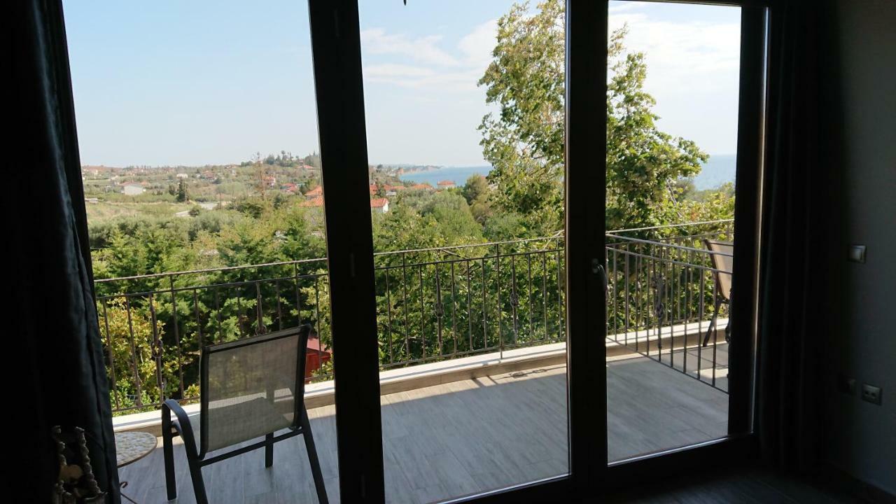 דירות נאה פוטידאה Stone House With Seaview מראה חיצוני תמונה