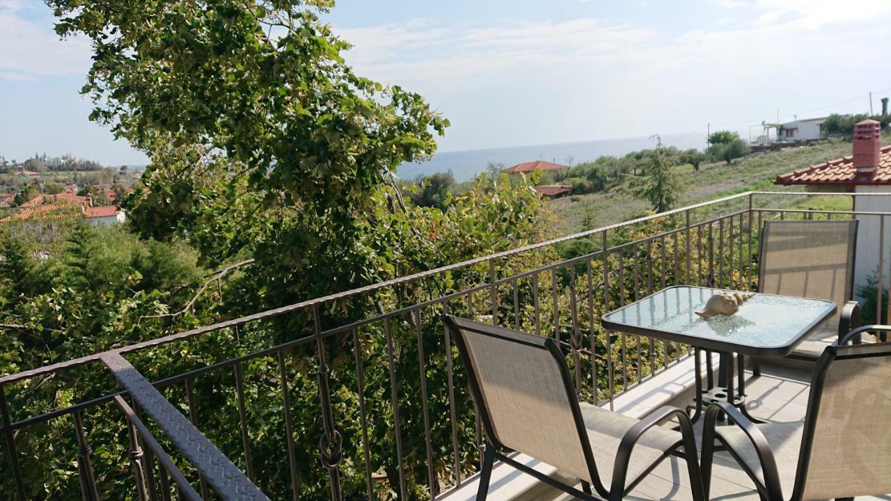 דירות נאה פוטידאה Stone House With Seaview מראה חיצוני תמונה