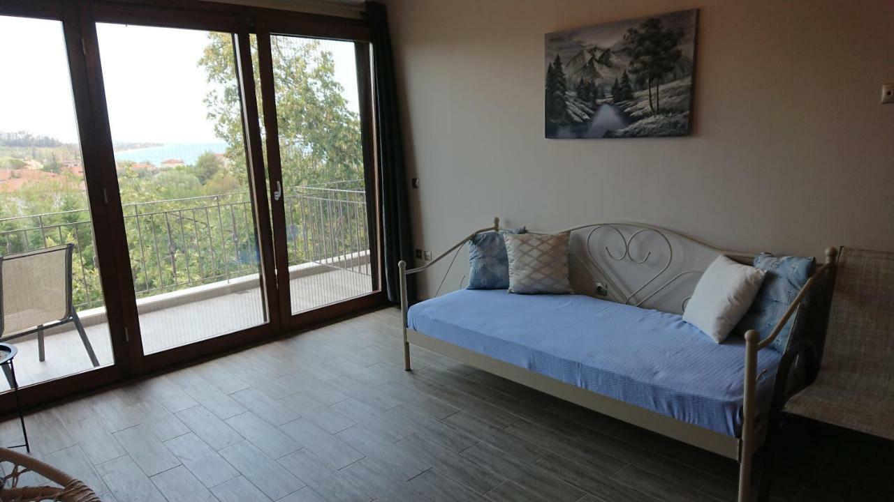 דירות נאה פוטידאה Stone House With Seaview מראה חיצוני תמונה