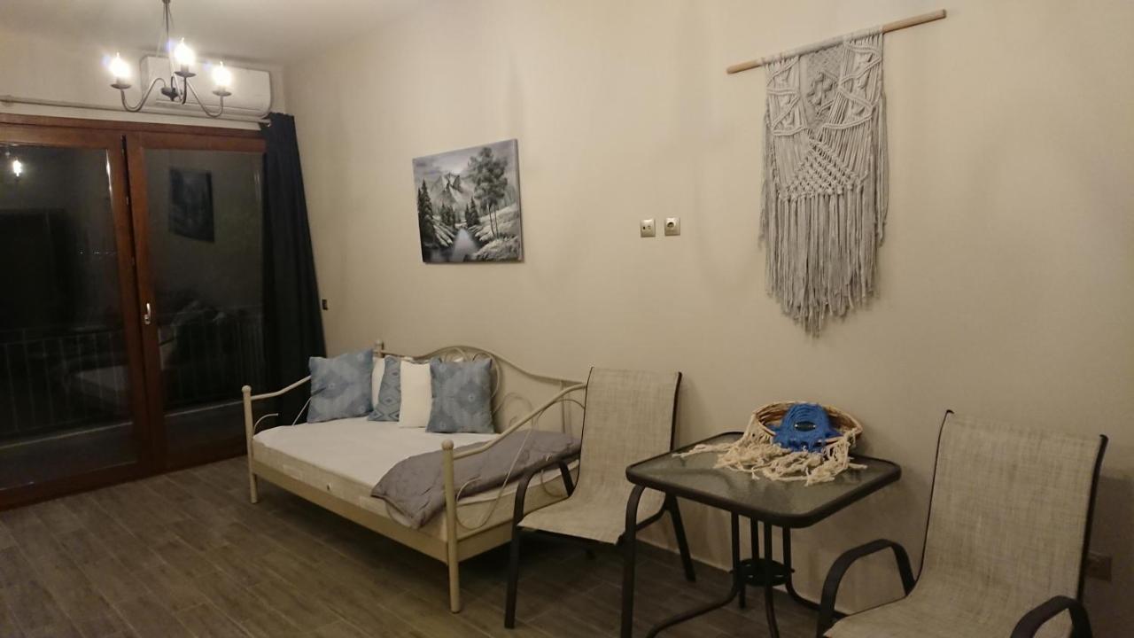 דירות נאה פוטידאה Stone House With Seaview מראה חיצוני תמונה