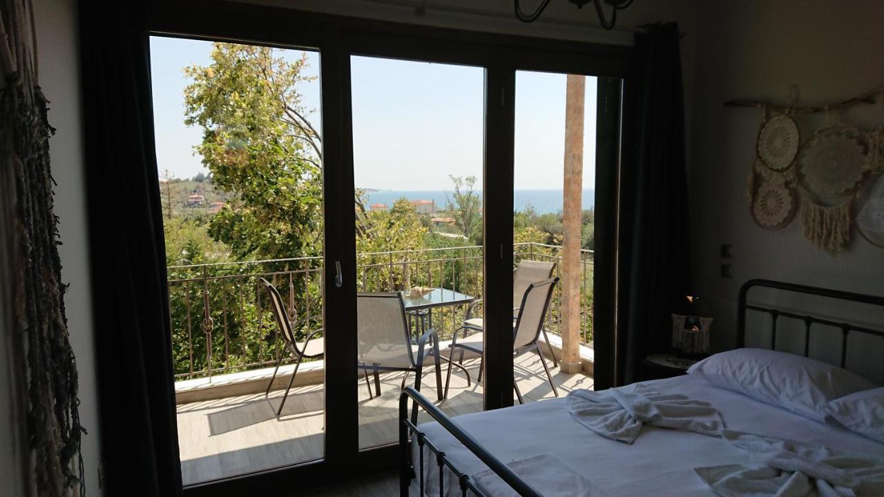 דירות נאה פוטידאה Stone House With Seaview מראה חיצוני תמונה