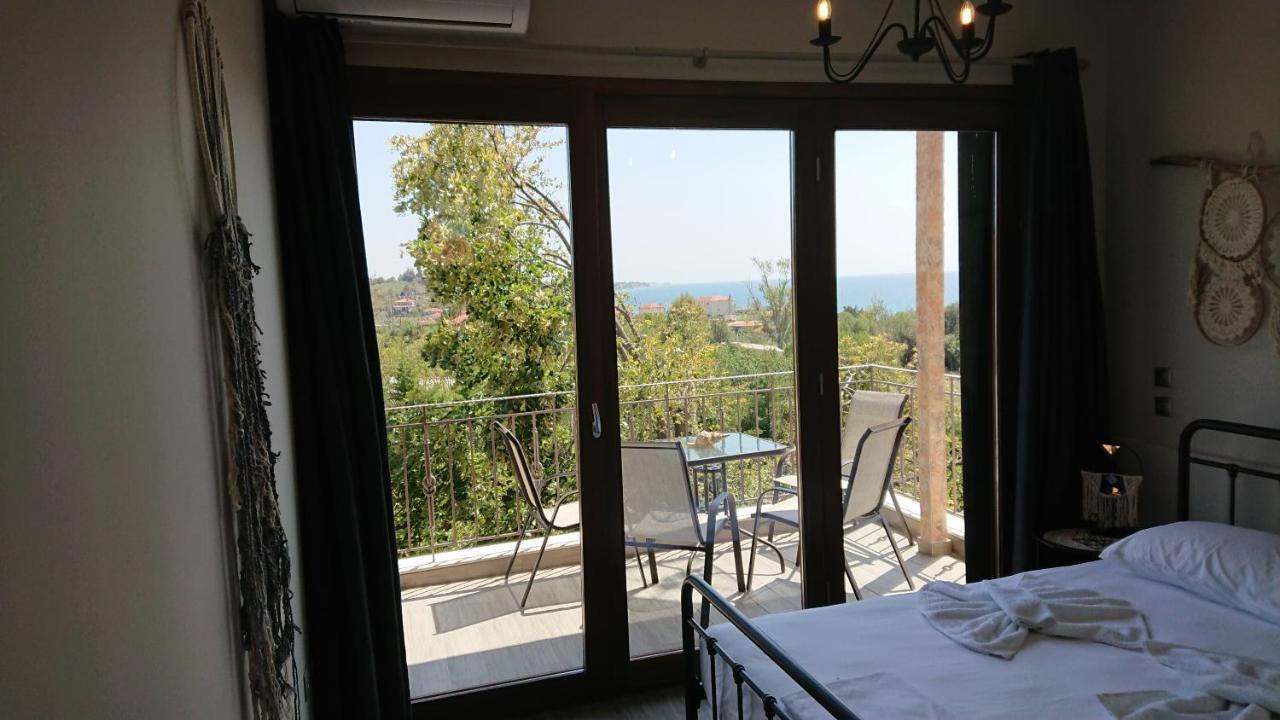 דירות נאה פוטידאה Stone House With Seaview מראה חיצוני תמונה